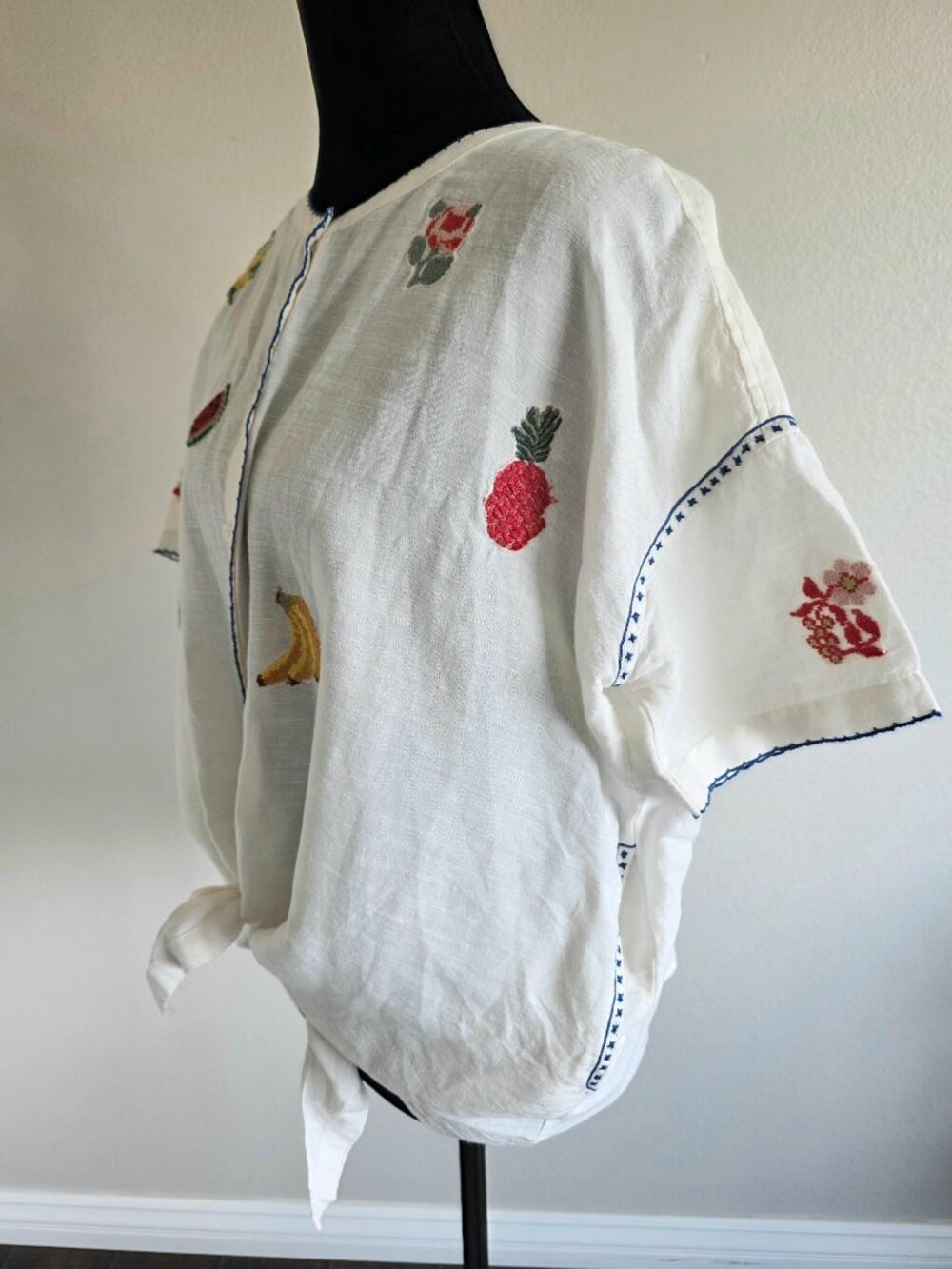Anthropologie Intropia Embroidered Cross Stitch Fruit Top Linen Blend Boxy Sz S - Picture 3 of 8
